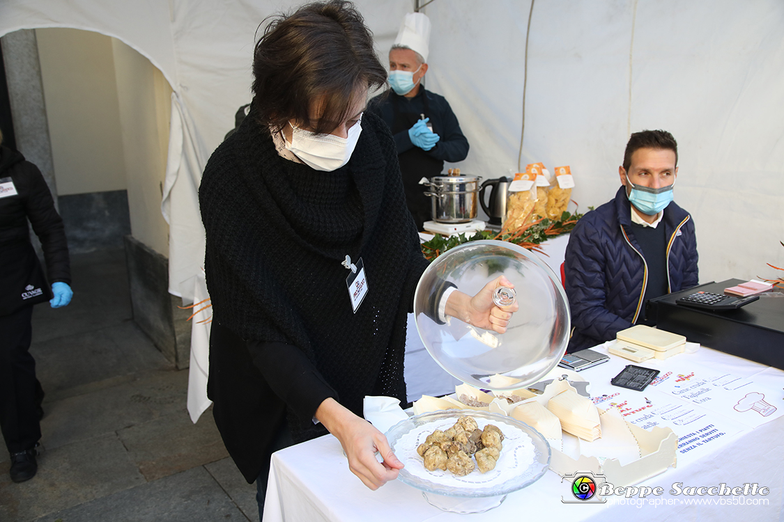 VBS_6131 - 10.ma Fiera Nazionale del Tartufo e Fiera dei Santi.jpg